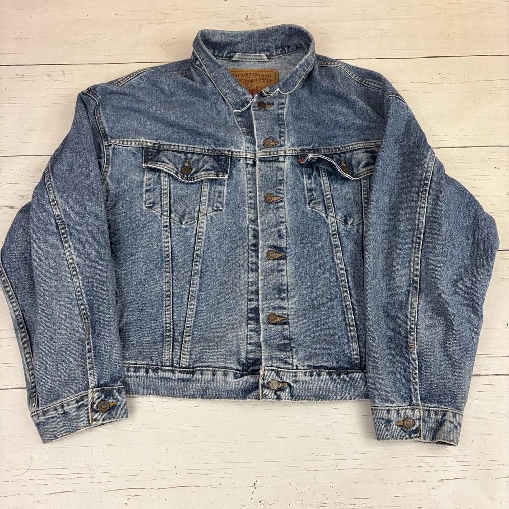 Levi's Denim Trucker Jacket Vintage Mens XL Light Blue Made In USA 70598-4891